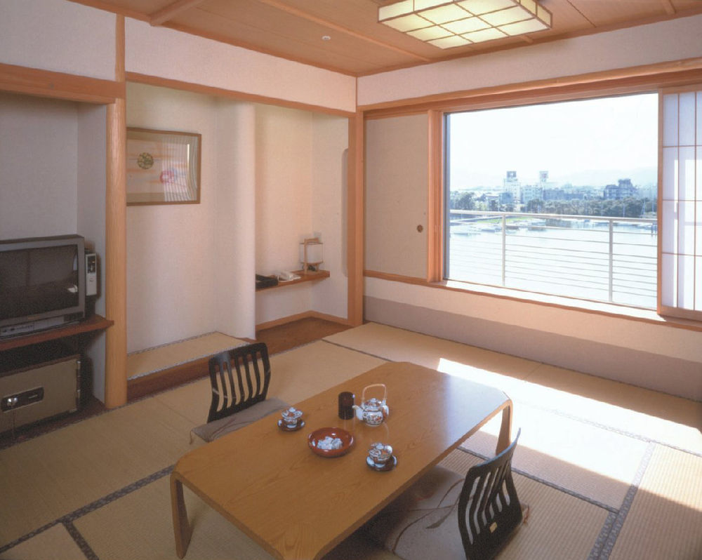 琵琶湖グランドホテル京近江 Otsu Bagian luar foto